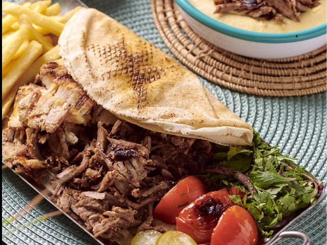 What kind of meat is commonly used in shawarma