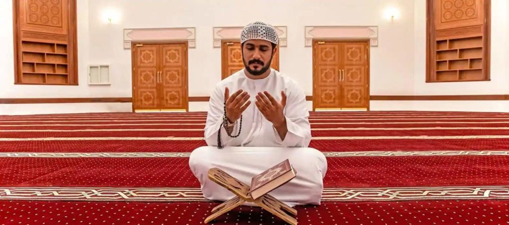 Customs to Respect and Observe During Ramadan as a Non-Muslim