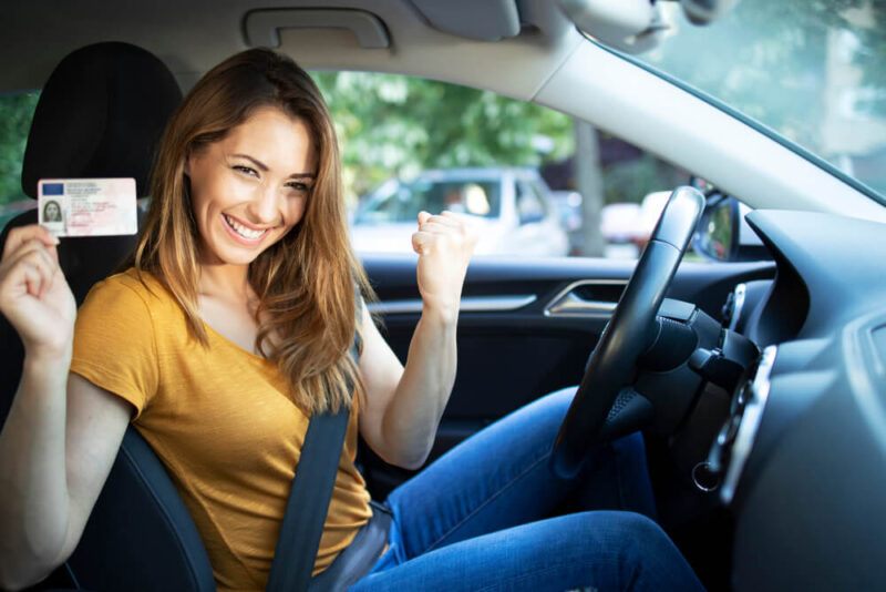 Fulfill the requirements for a Dubai driving license application