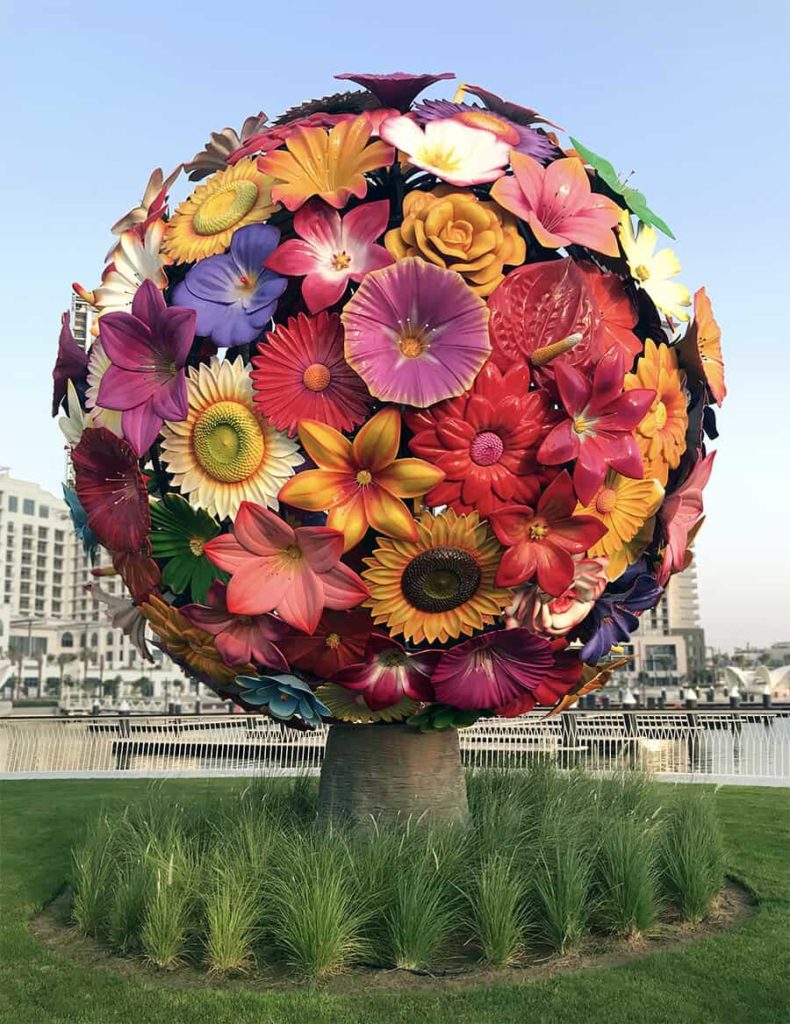 Take a Photo with the Flower Tree