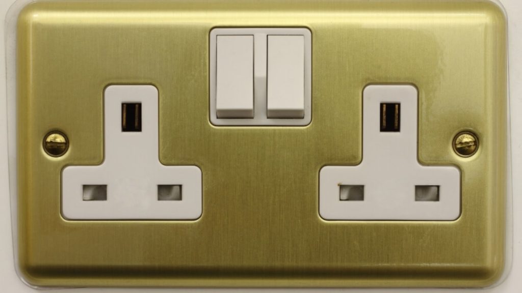 What type of sockets do hotels in Dubai have