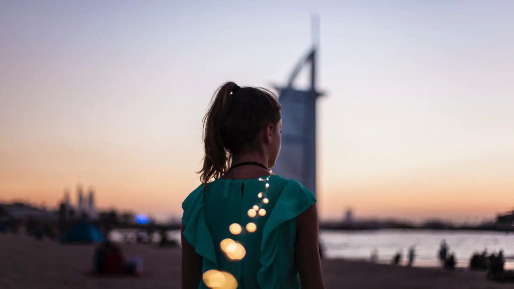 Can I wear crop tops in Dubai