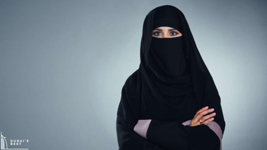 What do the women in Dubai typically wear
